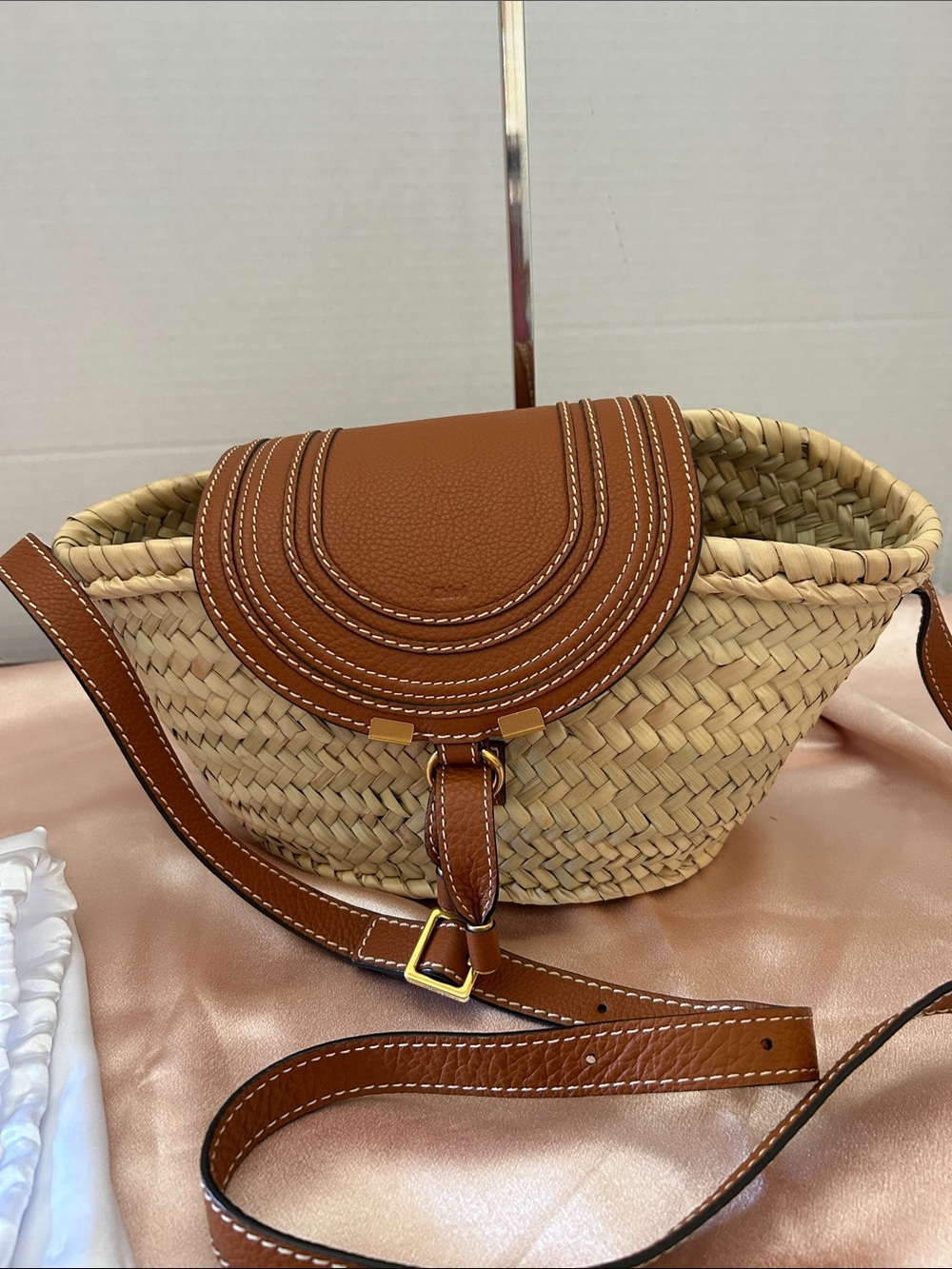 New Chloe Raffia Marcie Bag-PRICE IS FIRM - Picture 2 of 14